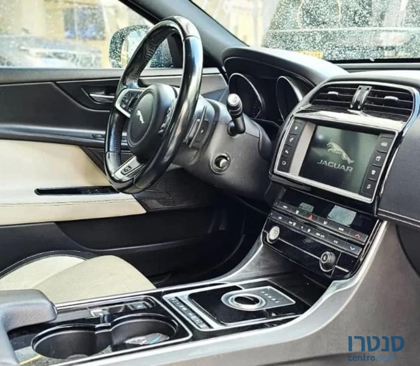 2016' Jaguar XE יגואר photo #6