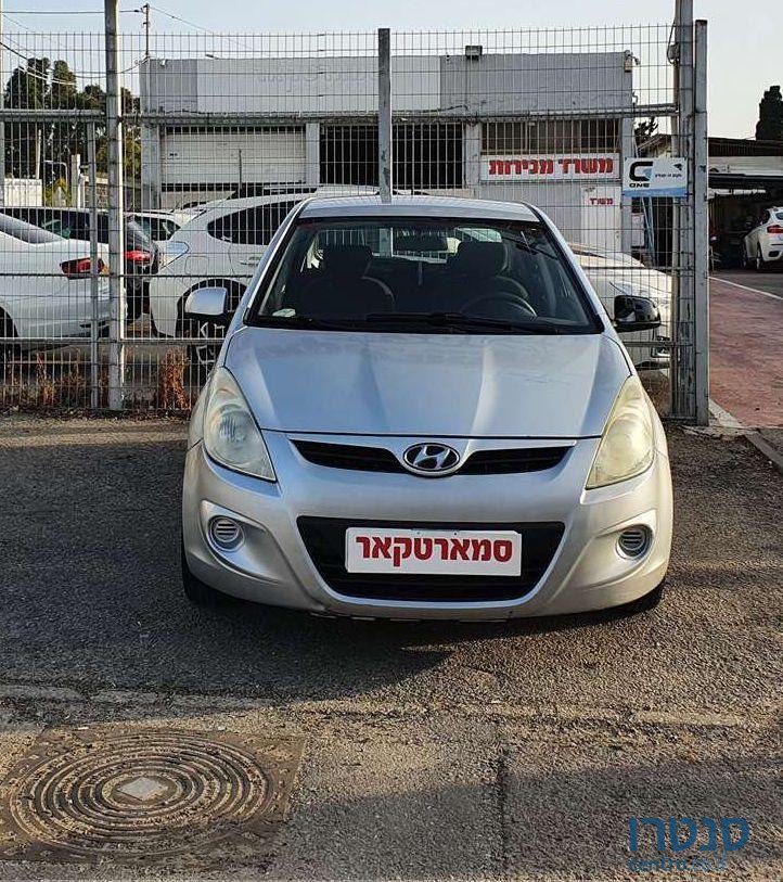 2012' Hyundai i20 יונדאי photo #3