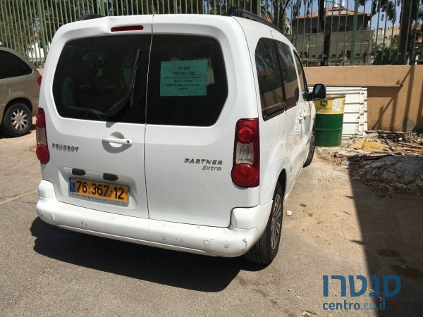 2013' Peugeot Partner photo #2