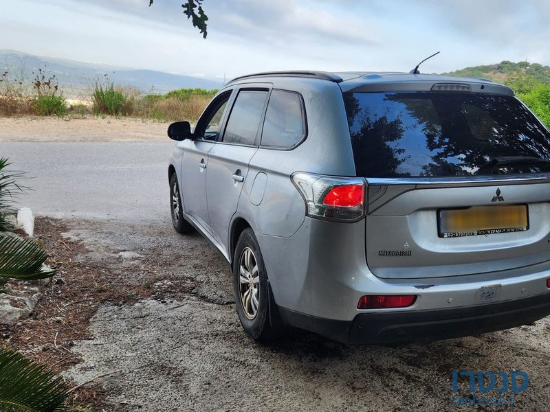 2013' Mitsubishi Outlander מיצובישי אאוטלנדר photo #3