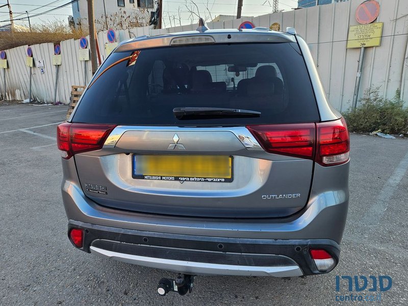 2017' Mitsubishi Outlander מיצובישי אאוטלנדר photo #2