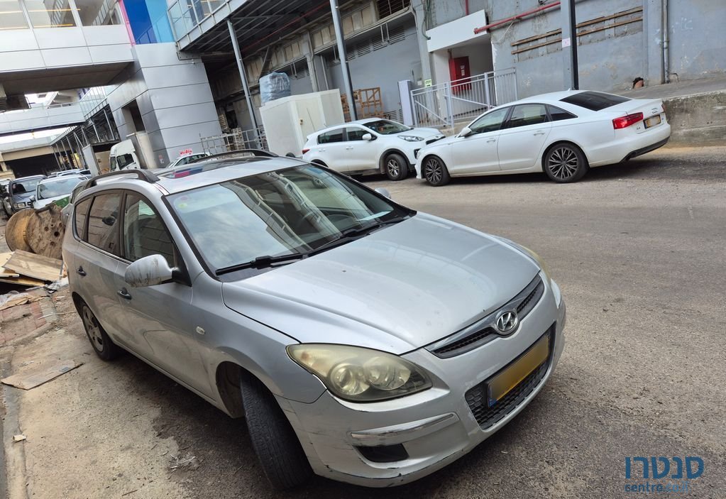 2010' Hyundai i30 יונדאי photo #2