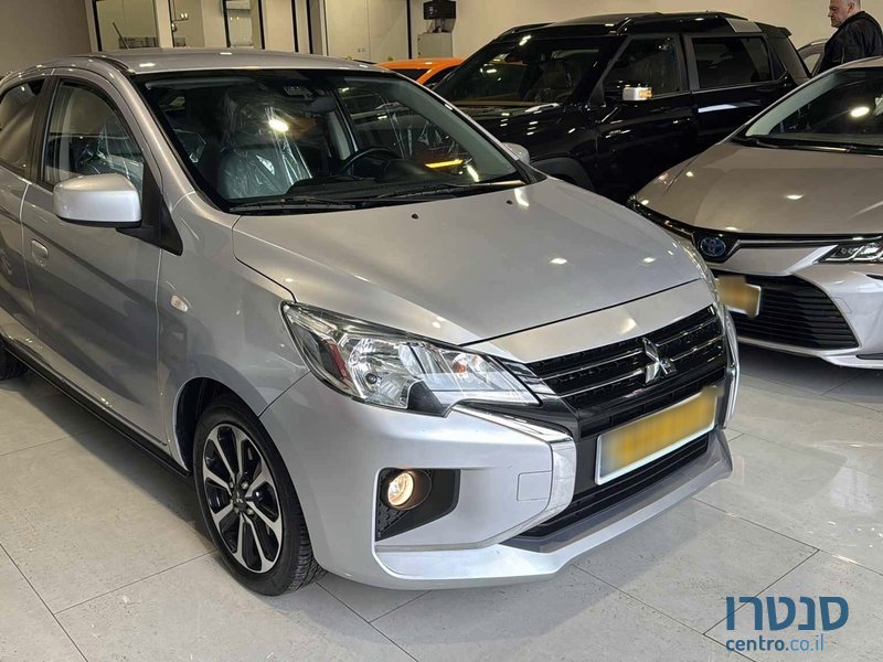 2022' Mitsubishi Space Star photo #2