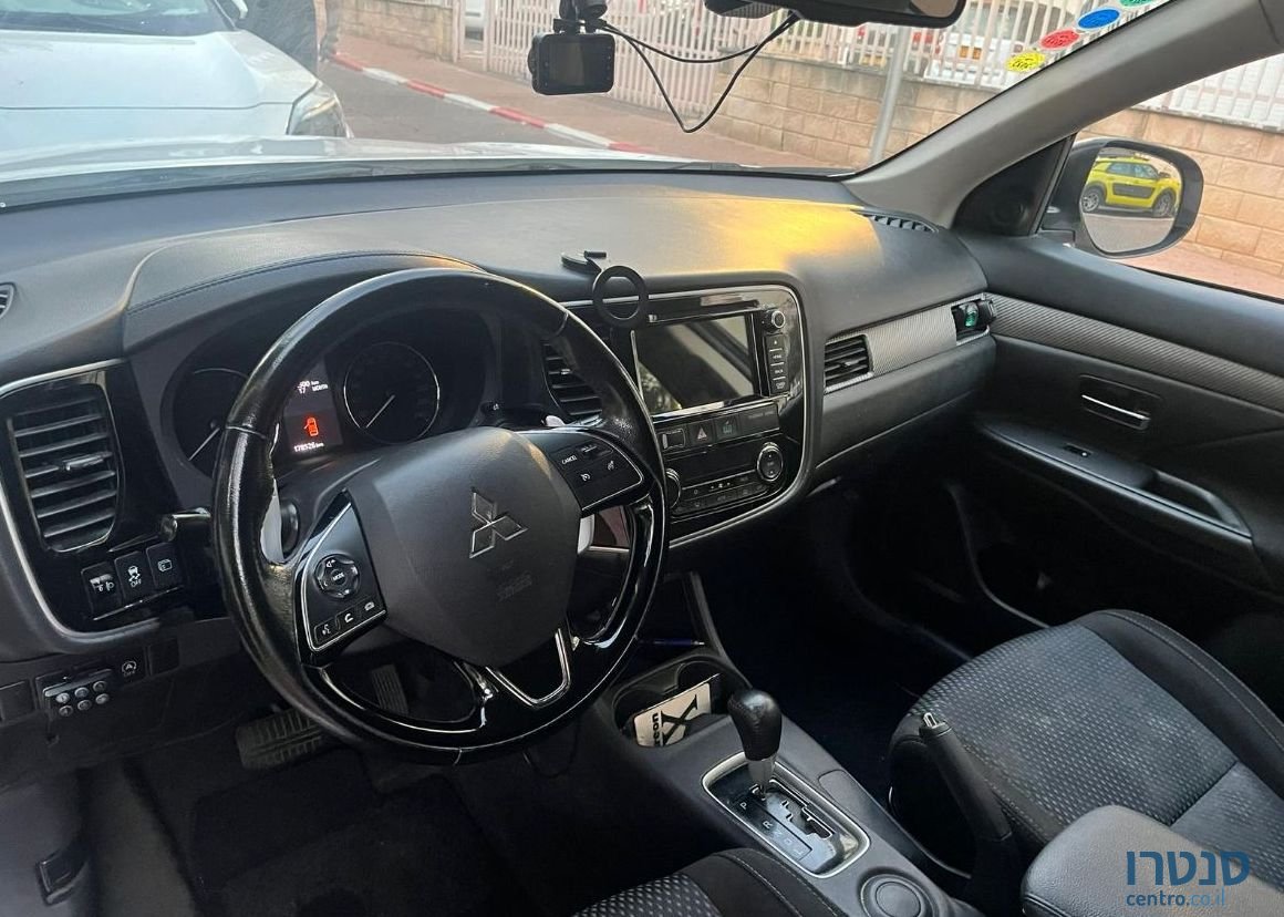 2016' Mitsubishi Outlander מיצובישי אאוטלנדר photo #3