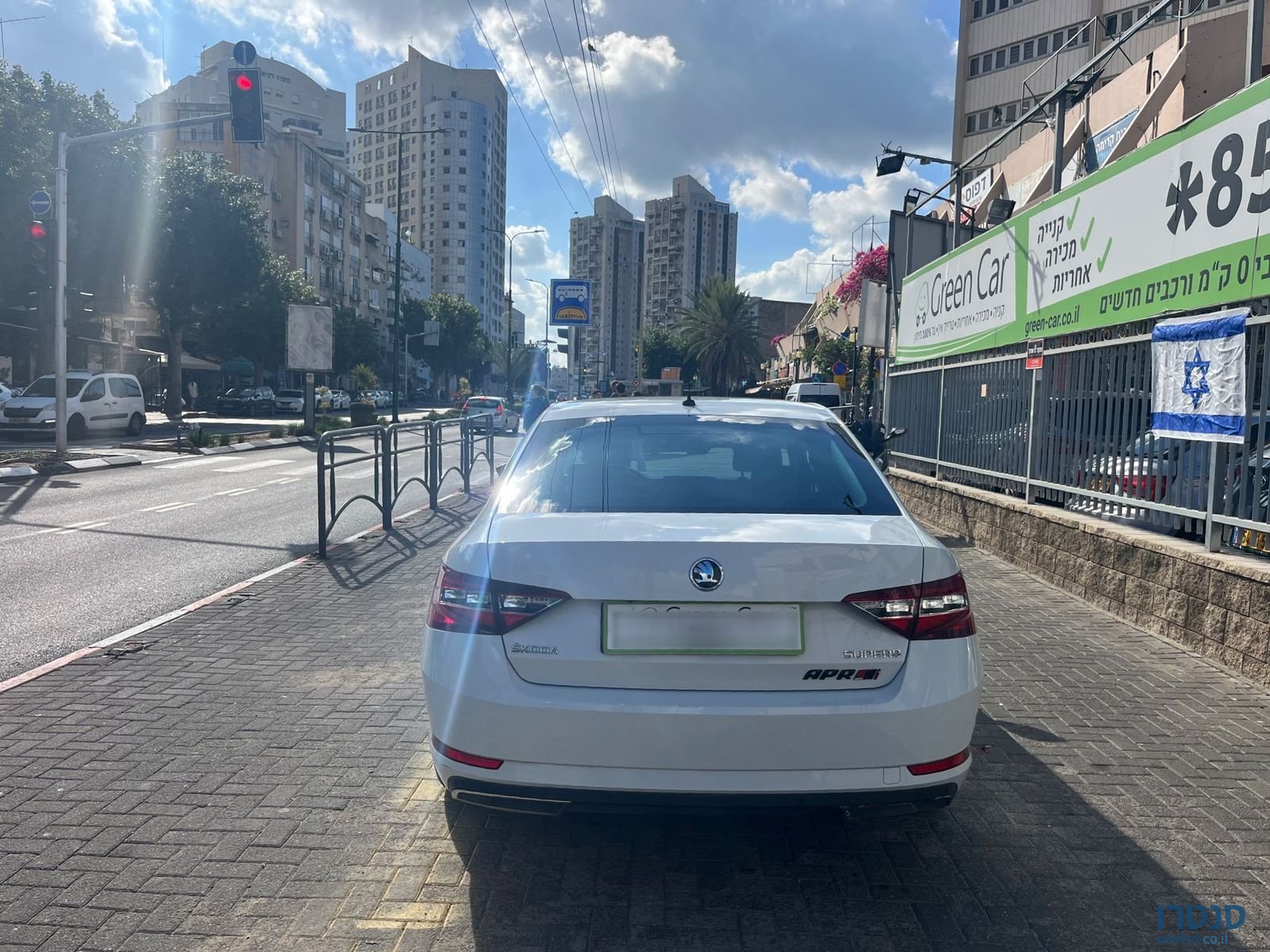 2018' Skoda Superb photo #6