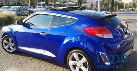2013' Hyundai Veloster photo #2