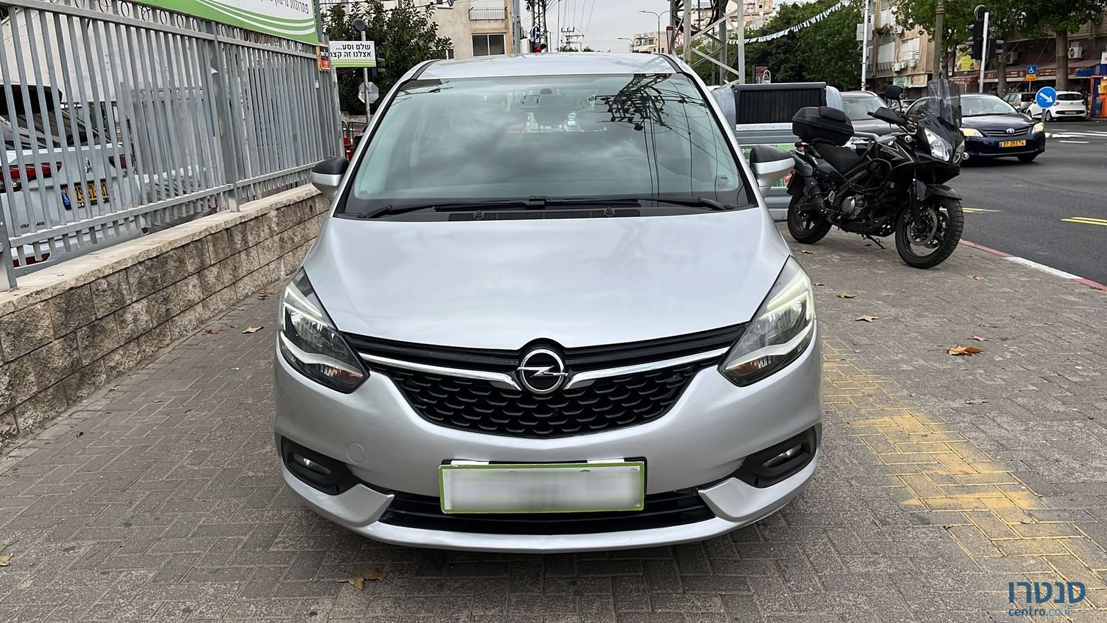 2018' Opel Zafira photo #2