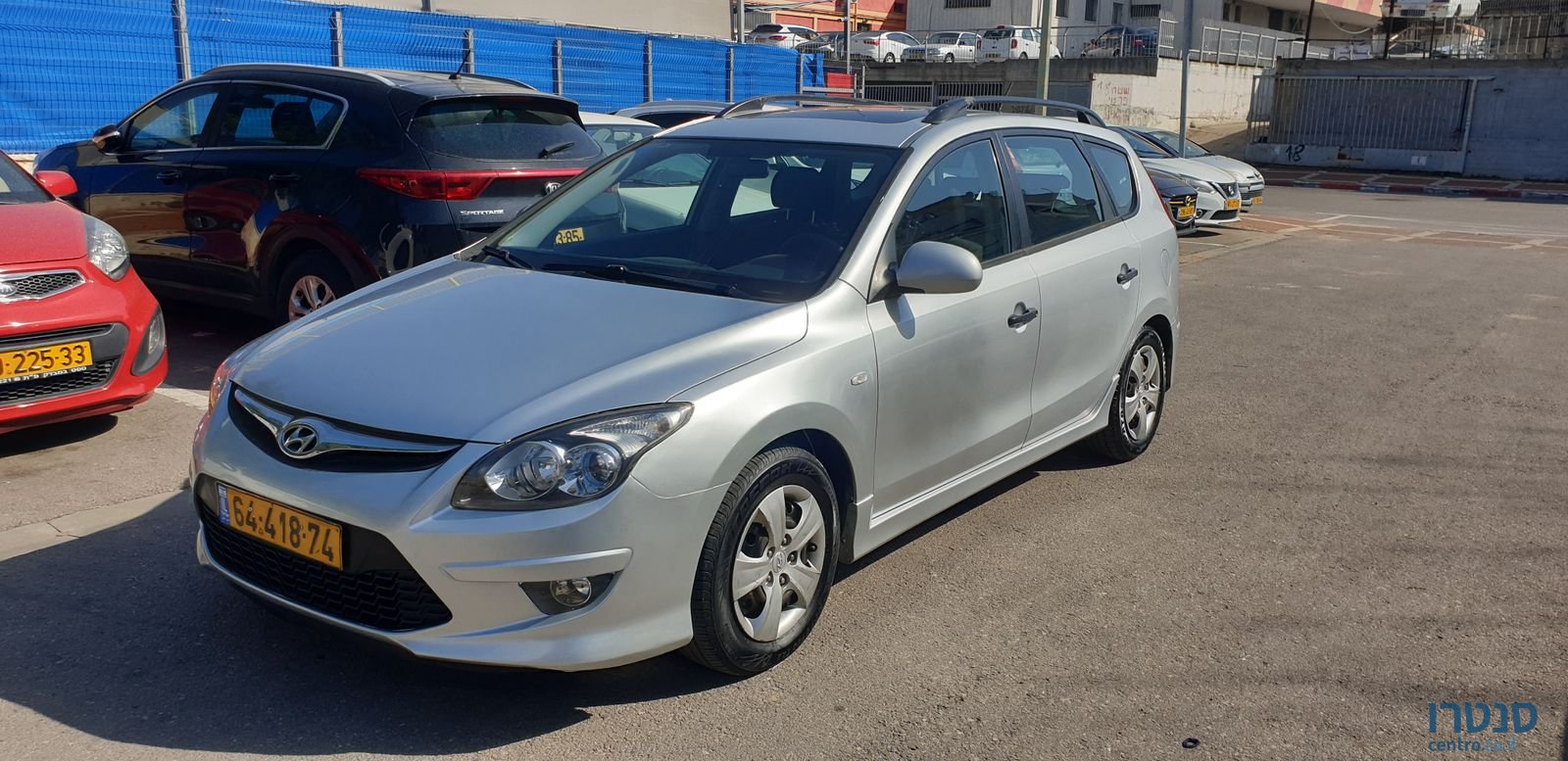 2011' Hyundai i30 photo #1