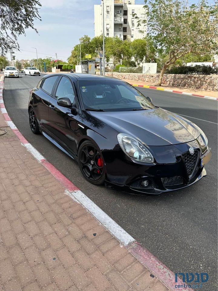 2015' Alfa Romeo Giulietta אלפא רומיאו ג'ולייטה photo #2