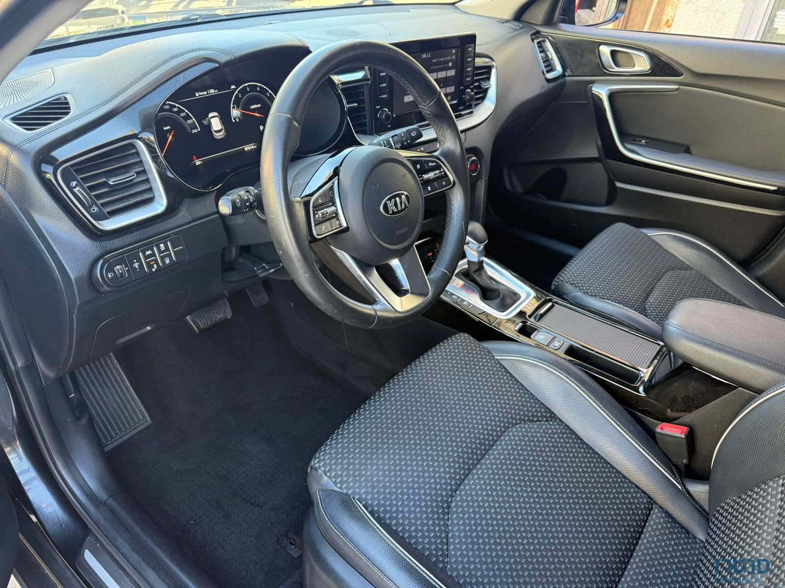 2020' Kia XCeed photo #3