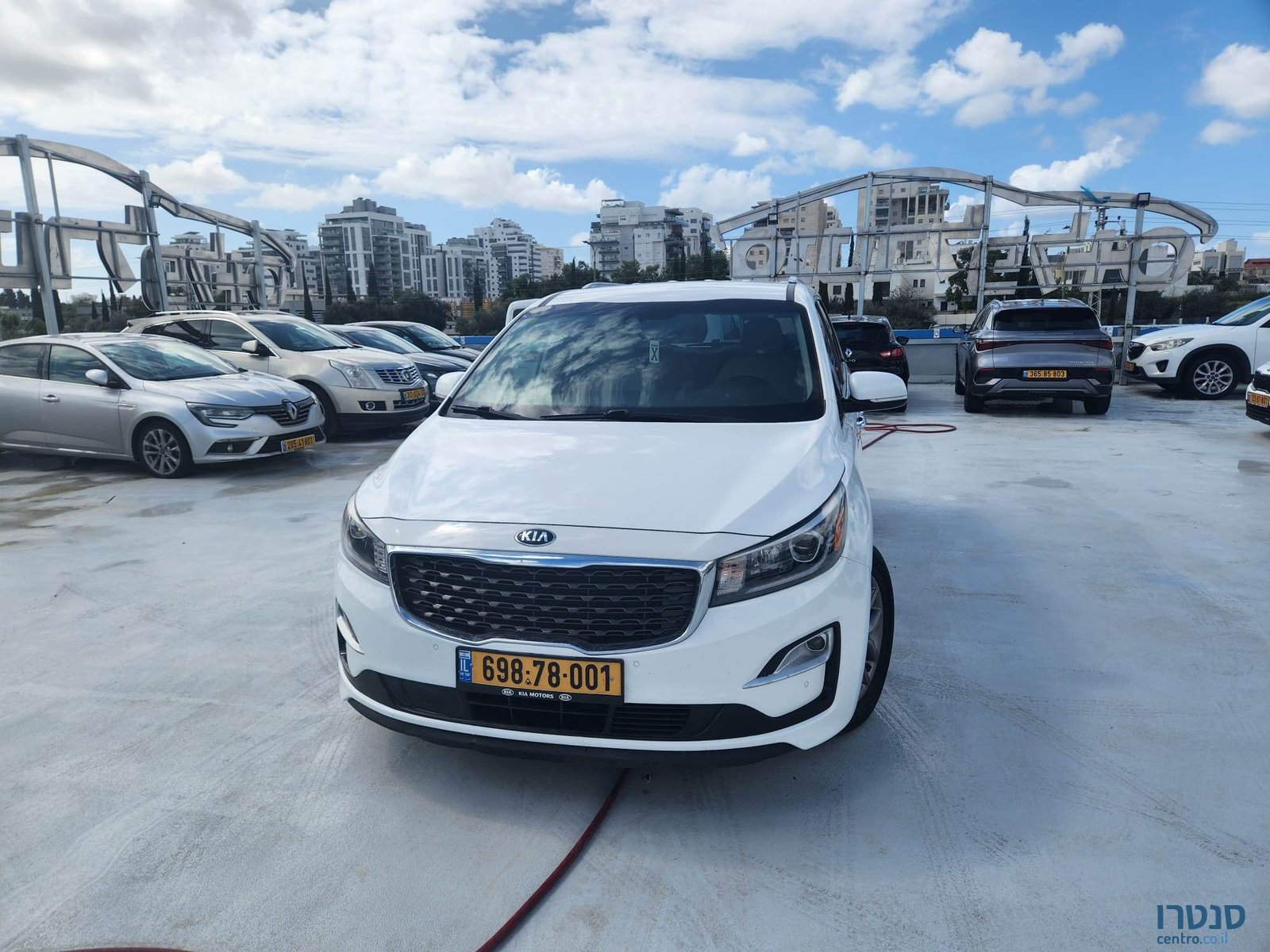 2019' Kia Carnival photo #3