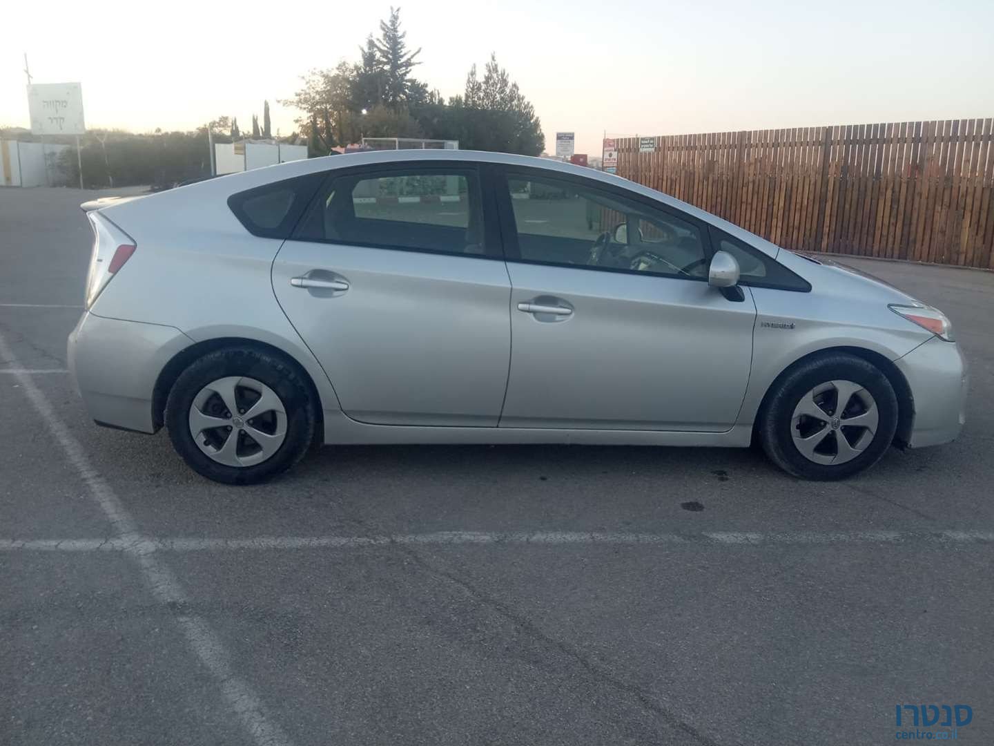 2014' Toyota Prius טויוטה פריוס photo #2