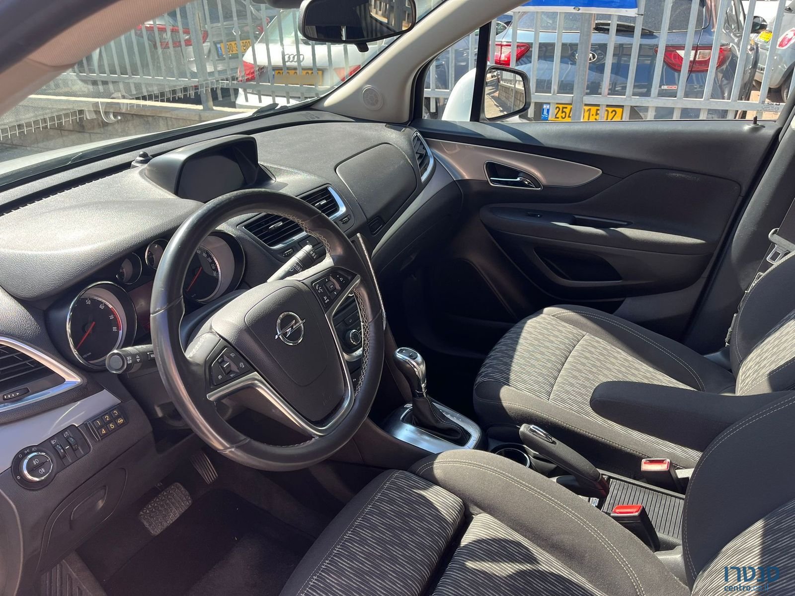 2017' Opel Mokka photo #2