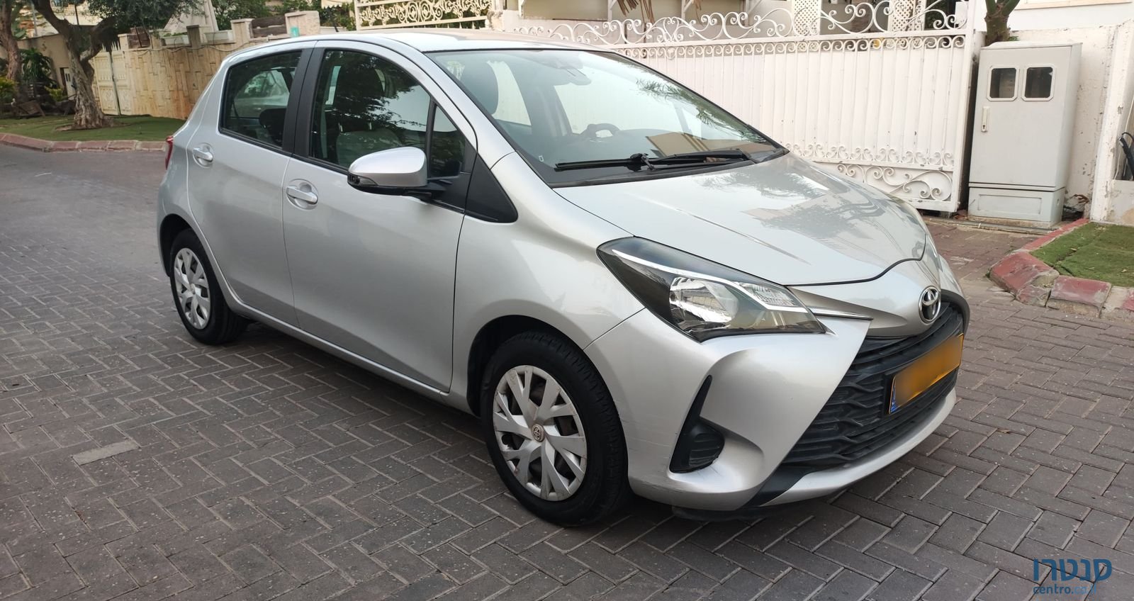 2018' Toyota Yaris טויוטה יאריס photo #1