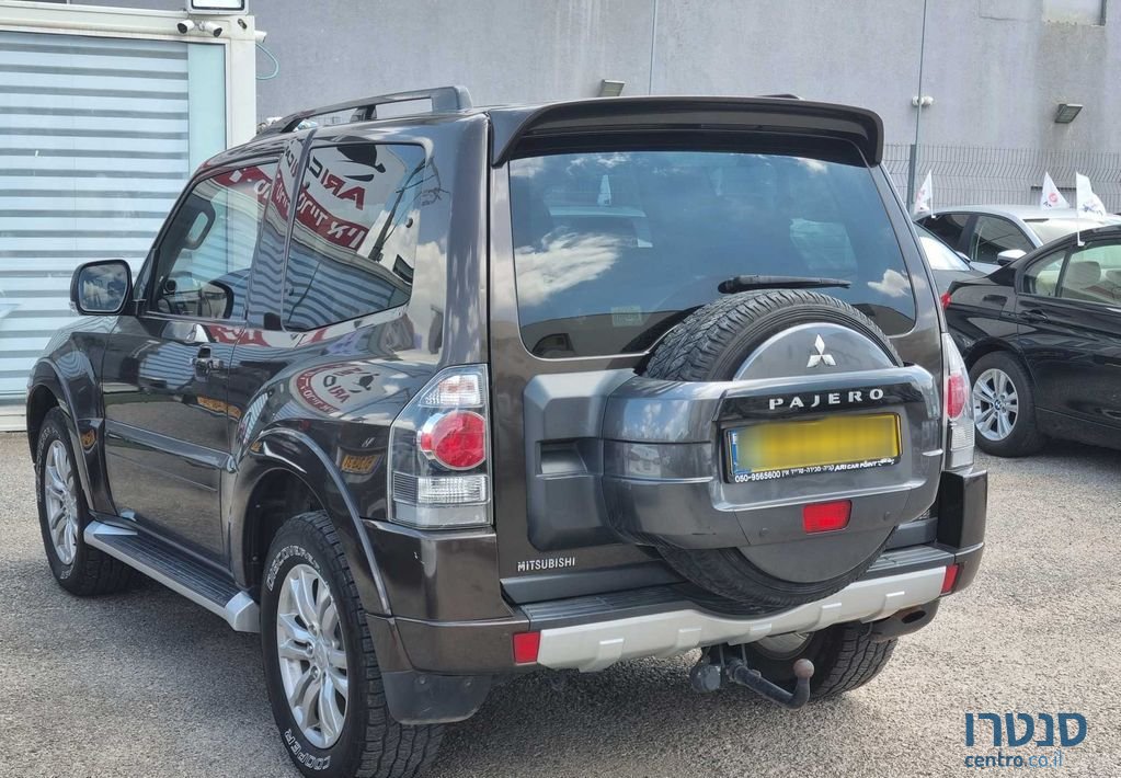 2018' Mitsubishi Pajero מיצובישי פג'רו photo #6