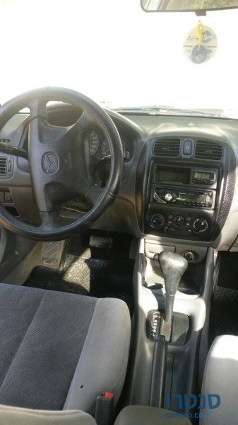 2000' Mazda 323 photo #3
