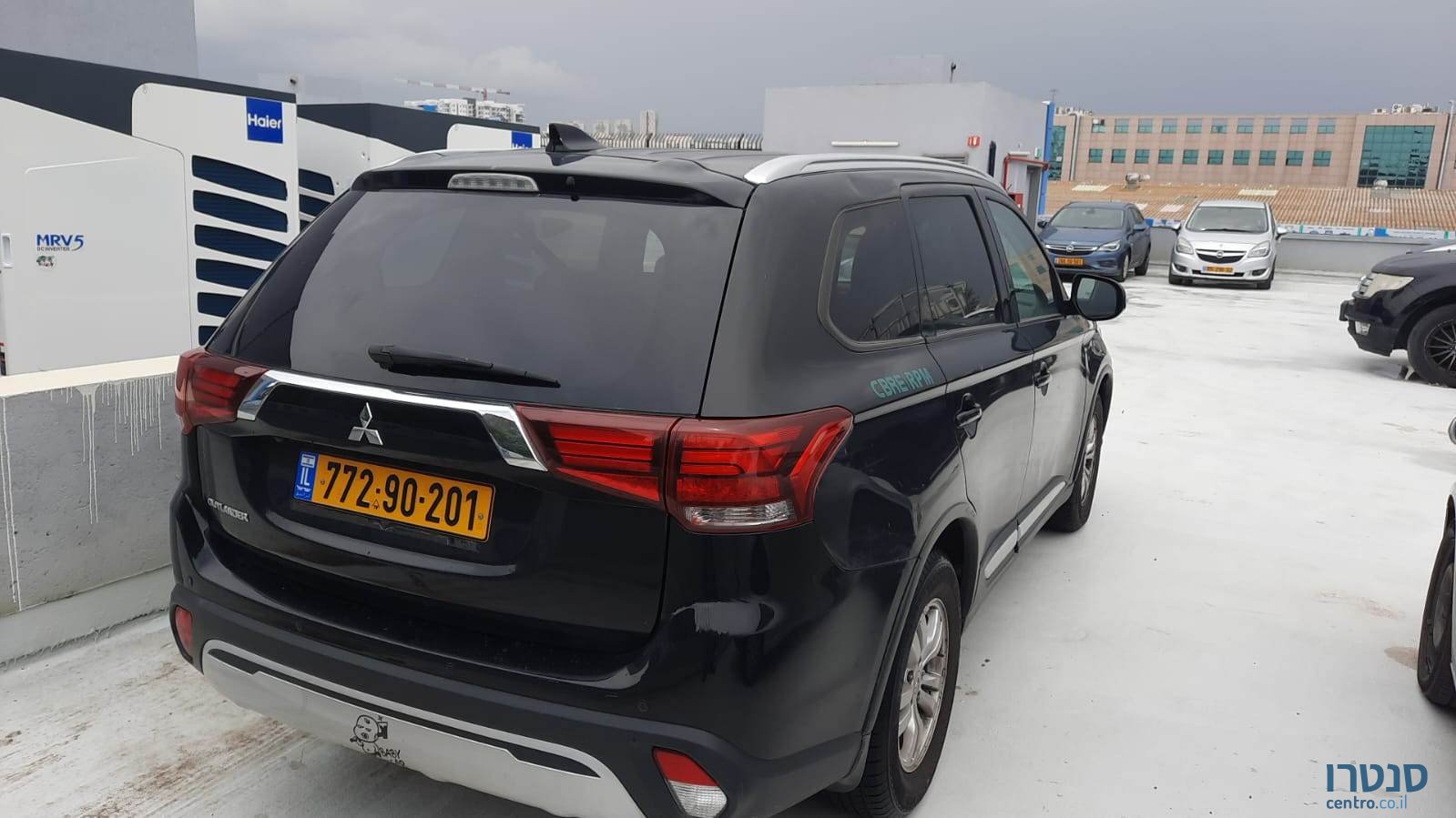 2018' Mitsubishi Outlander photo #3