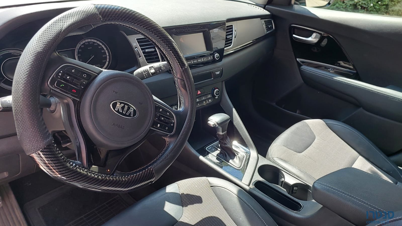 2018' Kia Niro photo #3