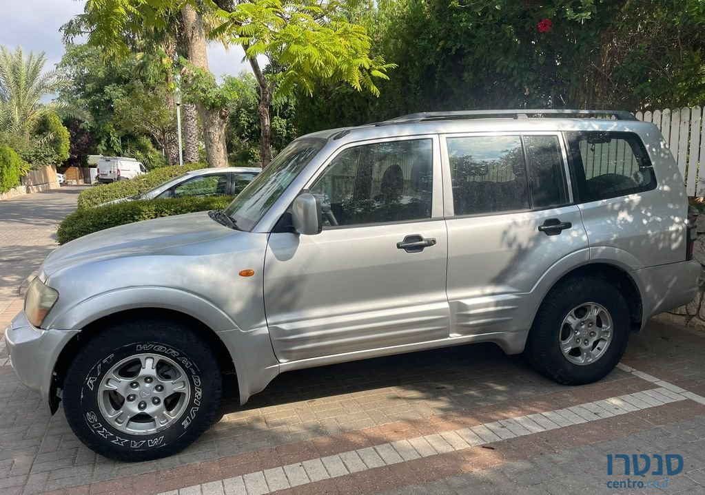2001' Mitsubishi Pajero מיצובישי פג'רו photo #1