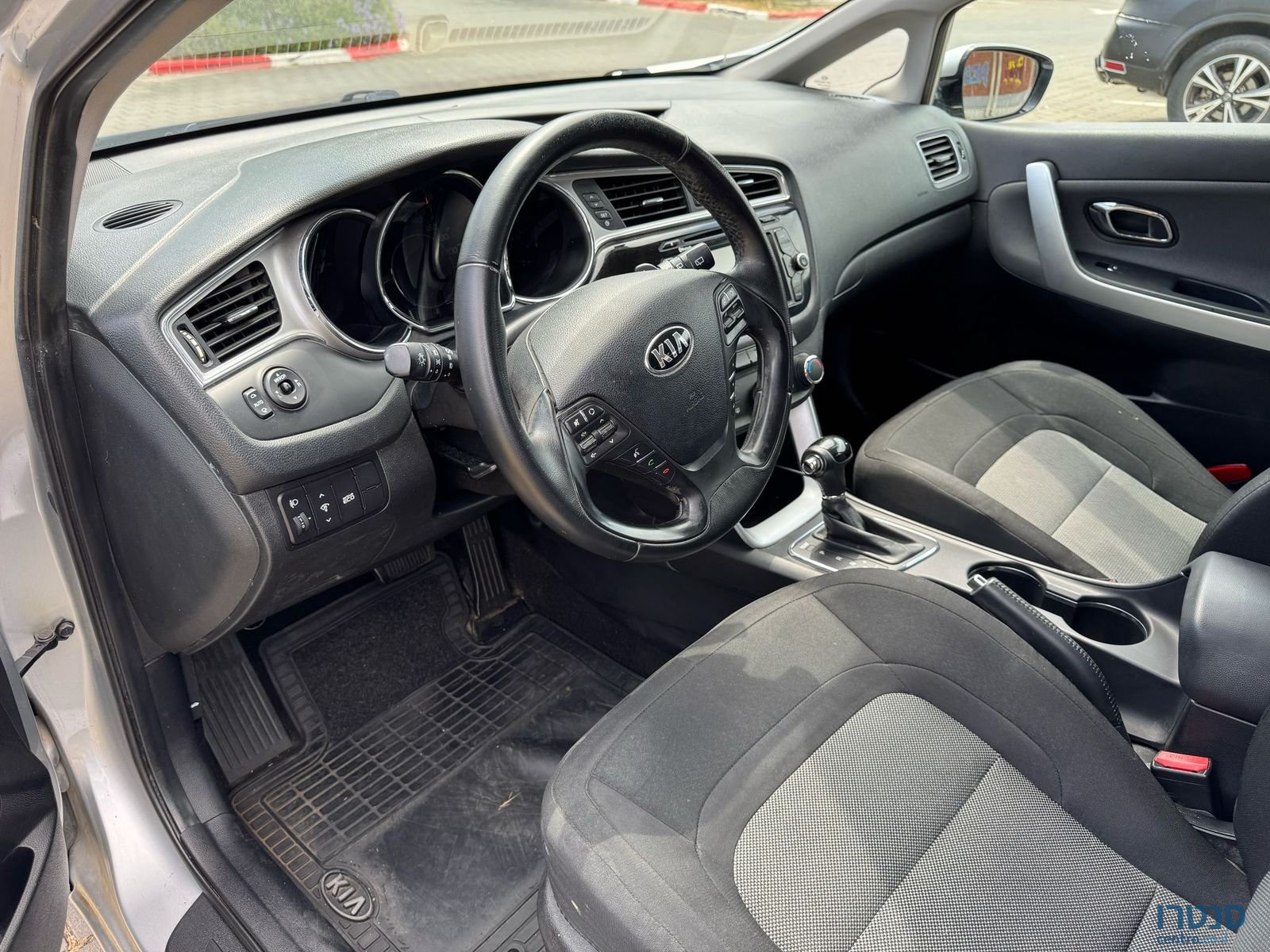 2016' Hyundai photo #7