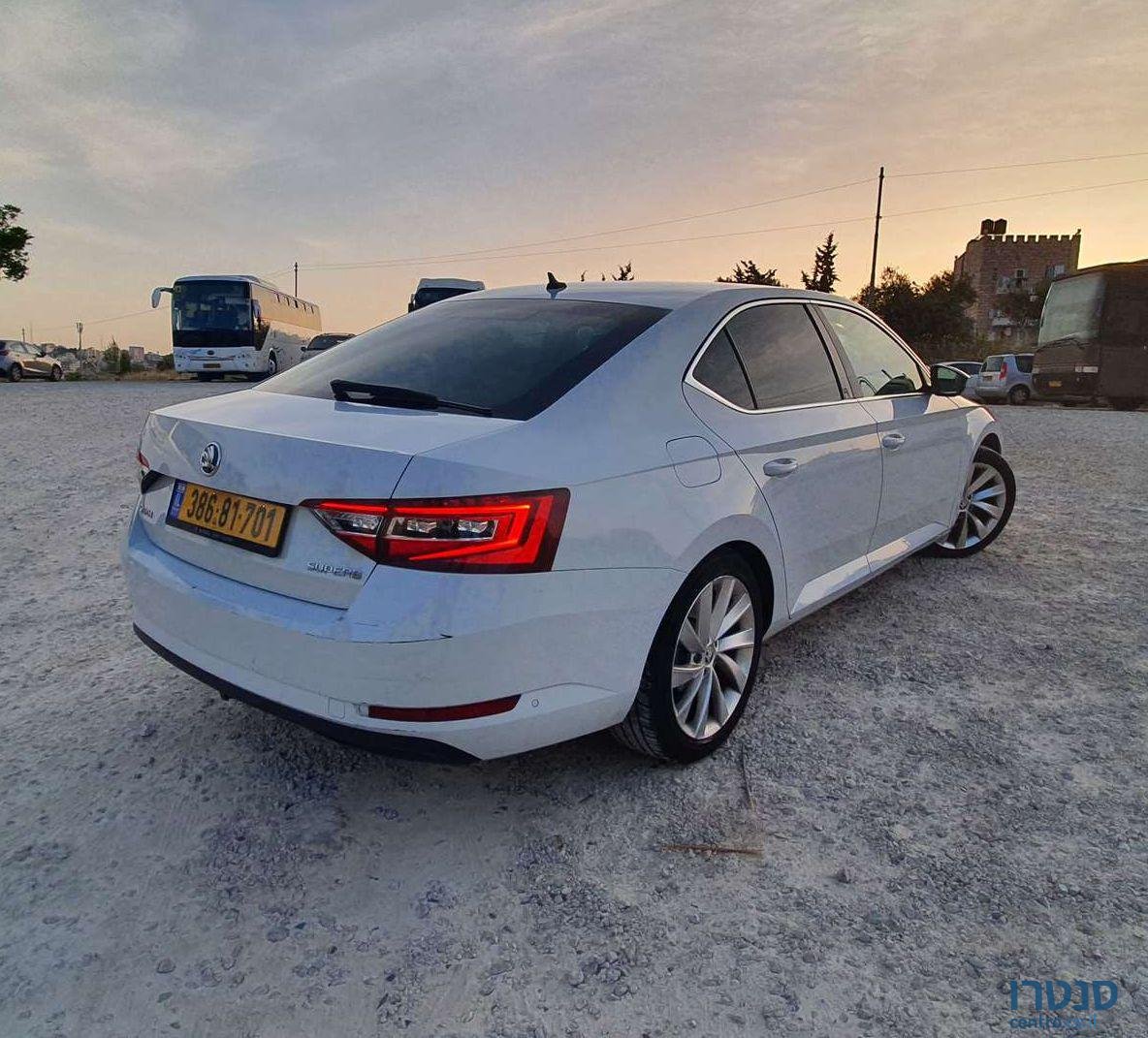 2018' Skoda Superb סקודה סופרב photo #2