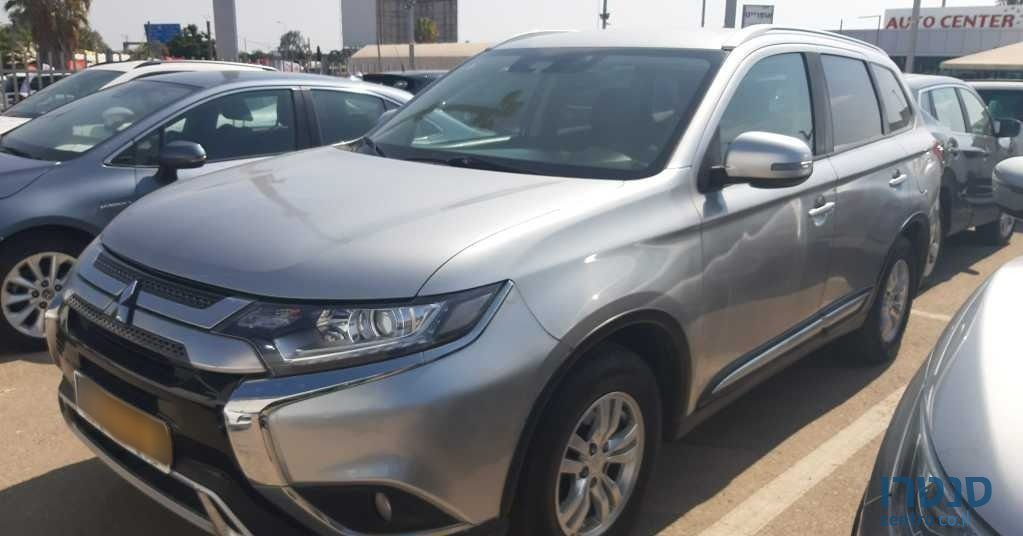 2020' Mitsubishi Outlander מיצובישי אאוטלנדר photo #2