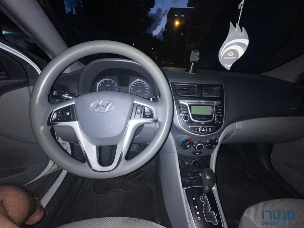 2012' Hyundai i25 יונדאי photo #4