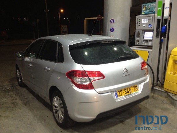 2011' Citroen C4 photo #2