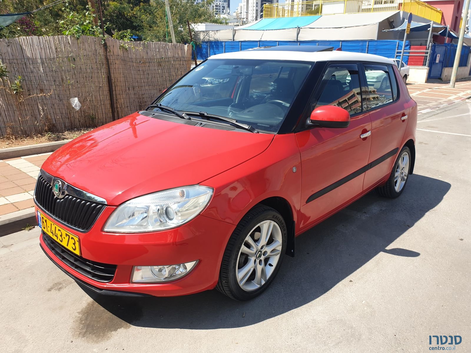 2011' Skoda Fabia photo #5