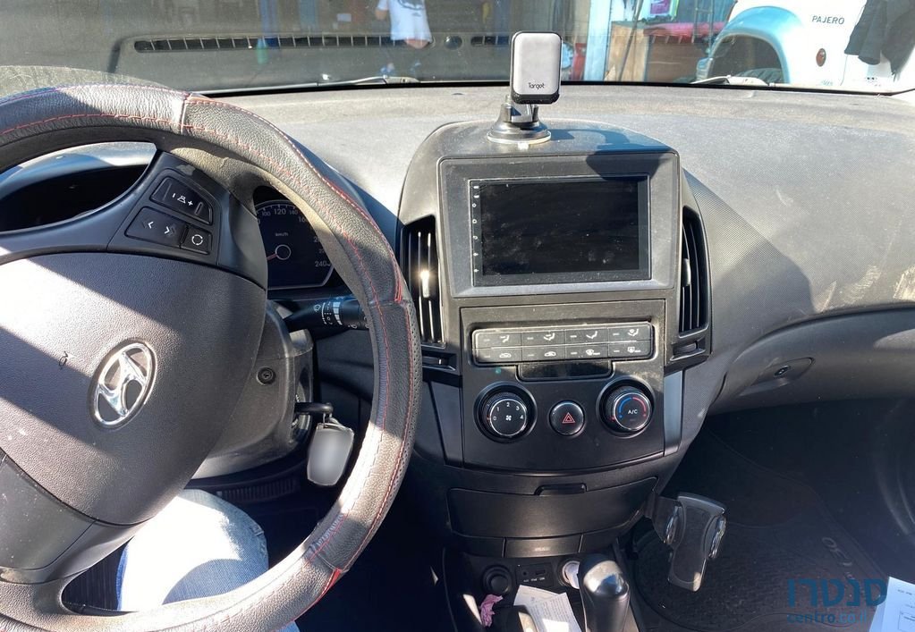 2011' Hyundai i30 יונדאי photo #3