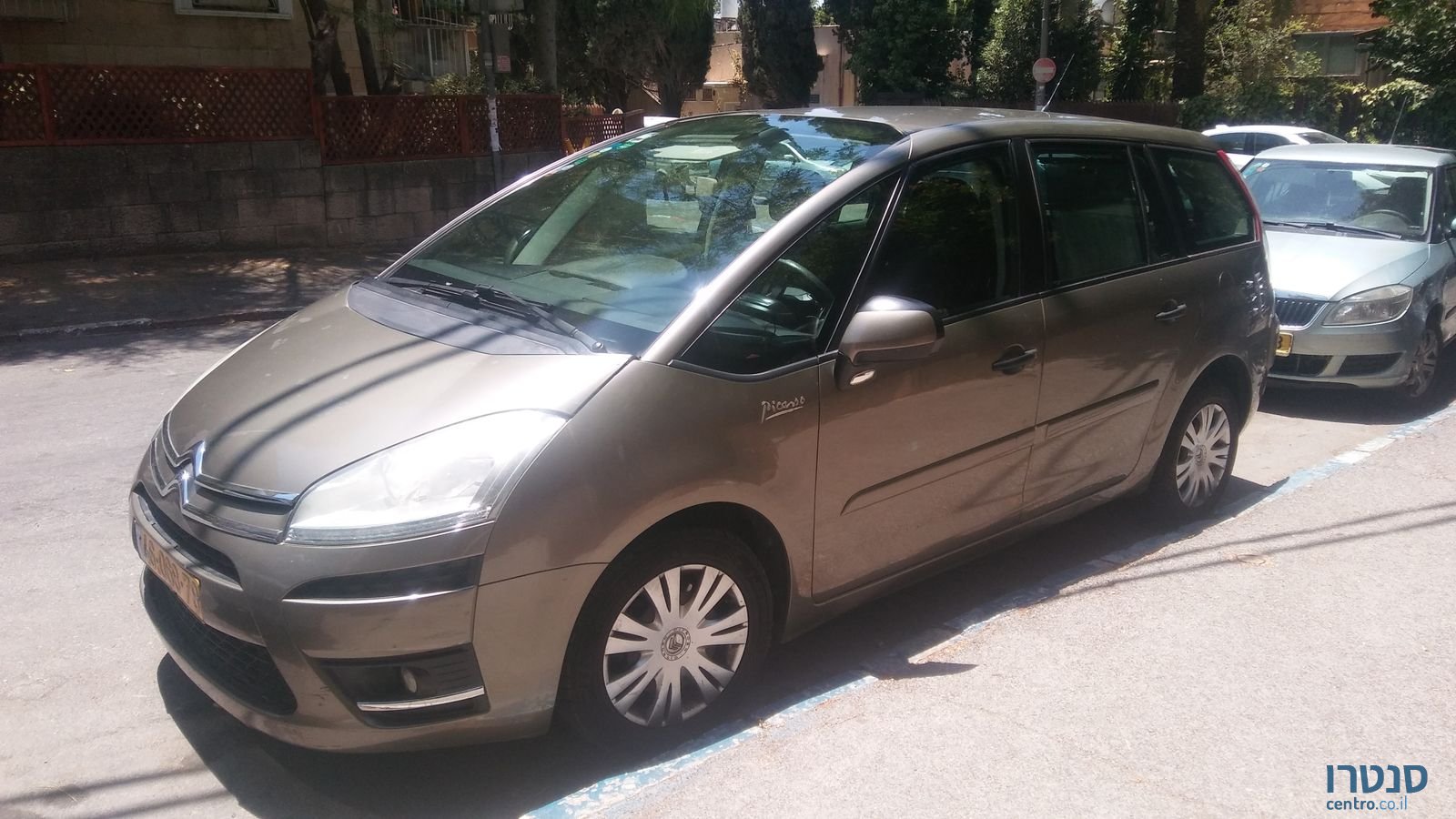 2011' Citroen C4 Picasso 7 Seats photo #1