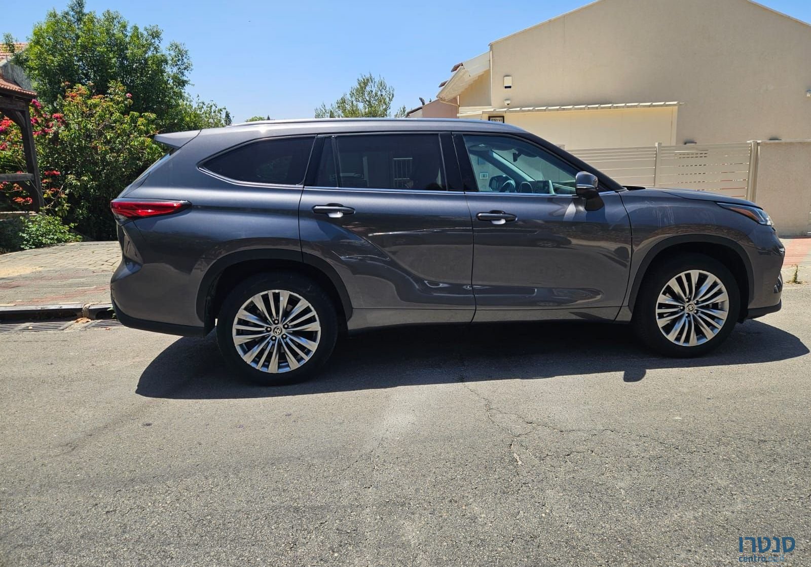 2022' Toyota Highlander טויוטה היילנדר photo #2