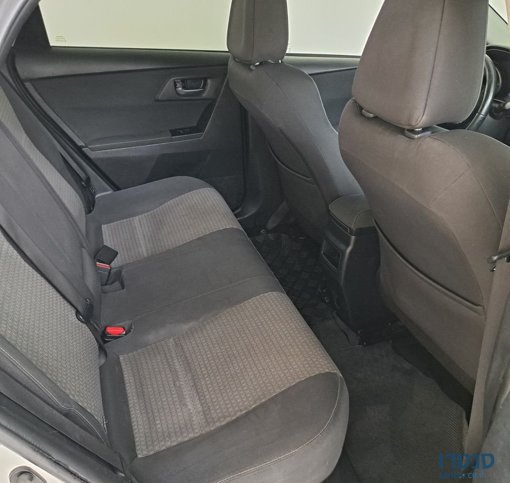 2017' Toyota Yaris טויוטה אוריס photo #2