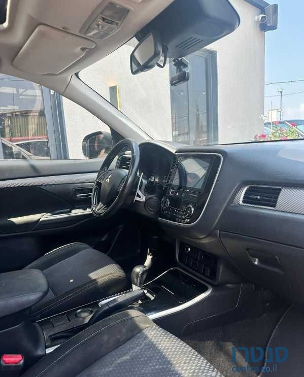 2018' Mitsubishi Outlander מיצובישי אאוטלנדר photo #4