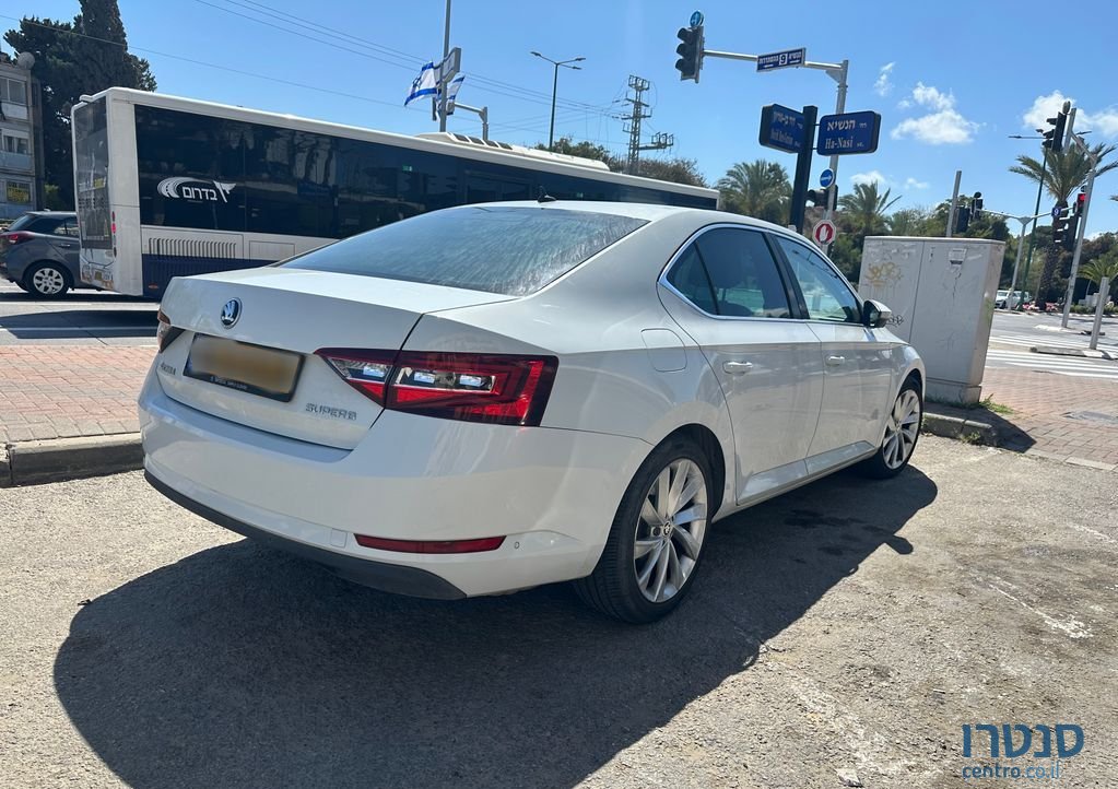 2019' Skoda Superb סקודה סופרב photo #2