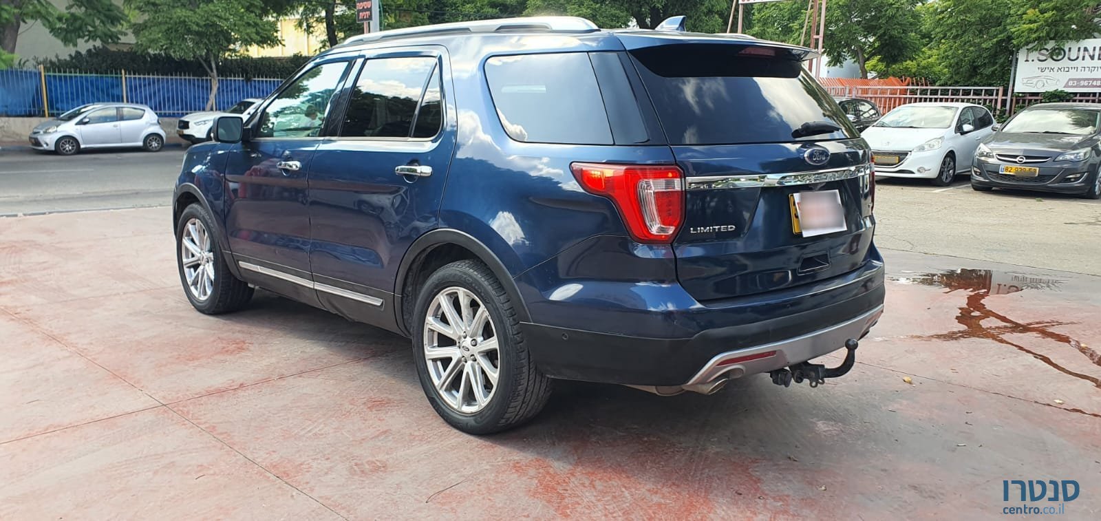 2017' Ford Explorer photo #5