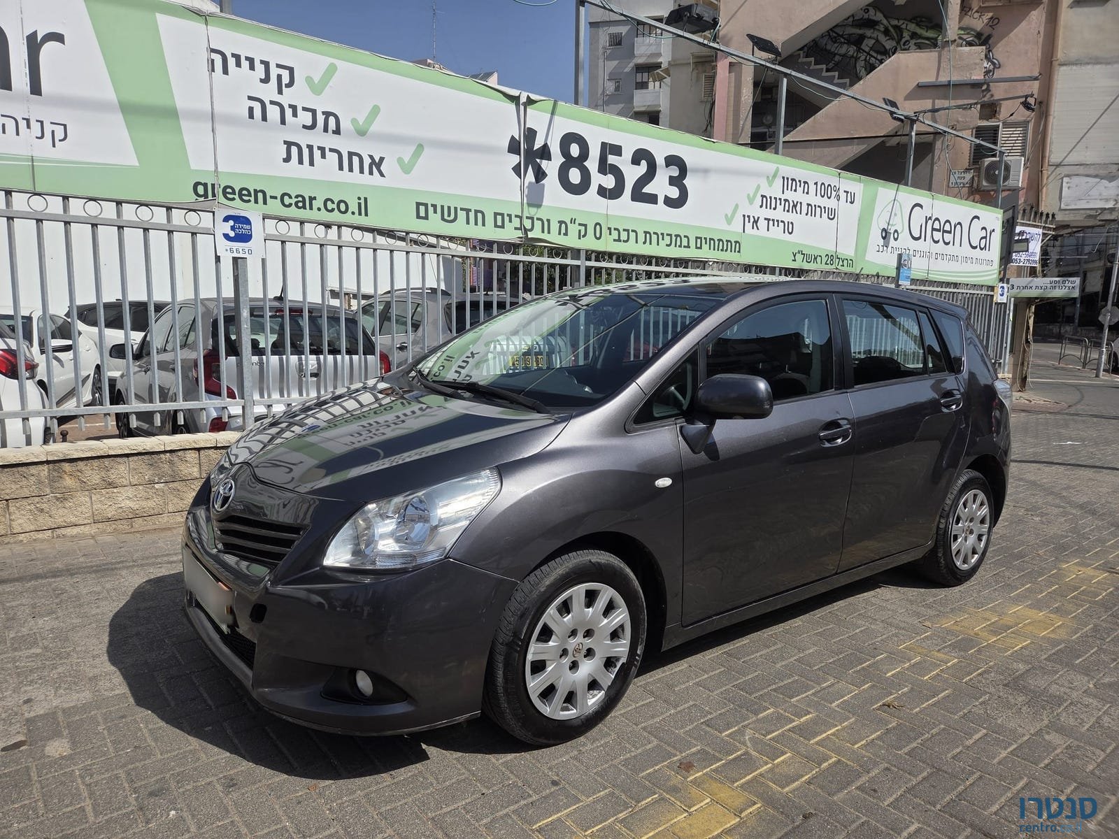 2011' Toyota Verso photo #1