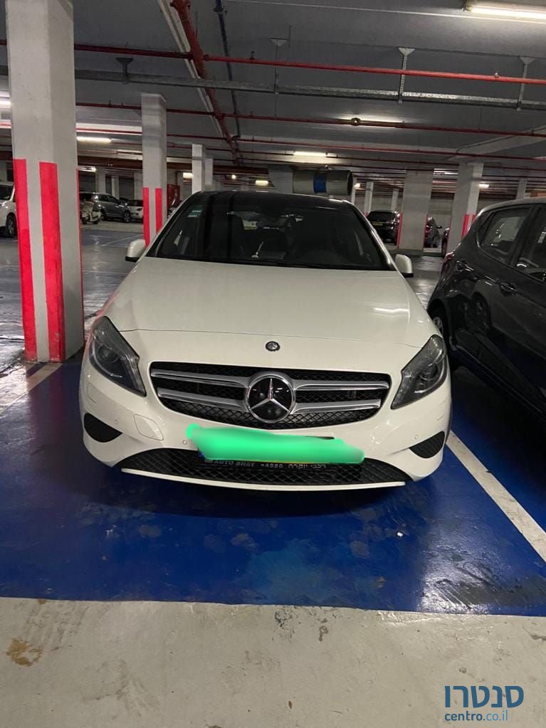 2015' Mercedes-Benz 180 מרצדס photo #2