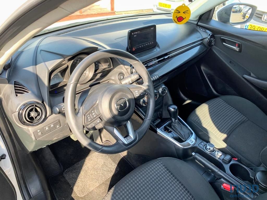 2018' Mazda 2 photo #3