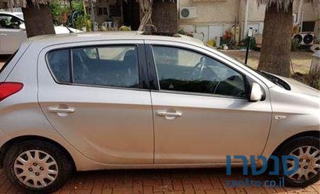 2010' Hyundai i20 i20 יונדאי photo #4