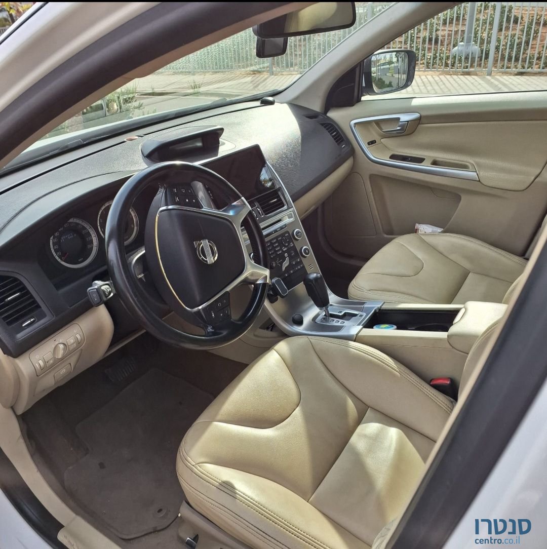 2011' Volvo XC70 וולוו photo #1
