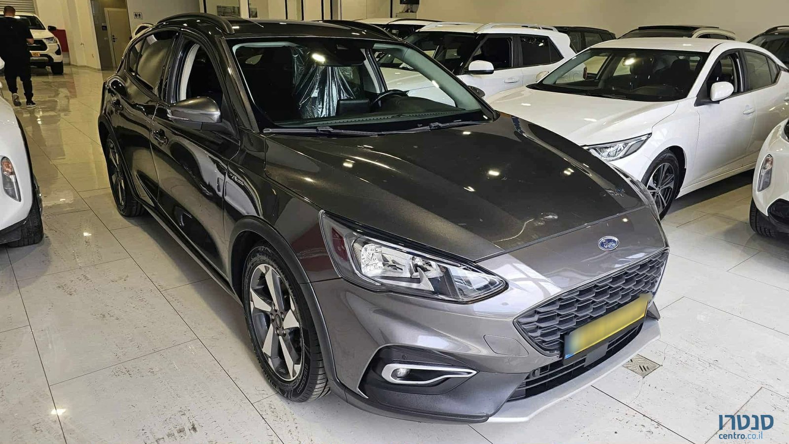 2022' Ford Focus photo #2