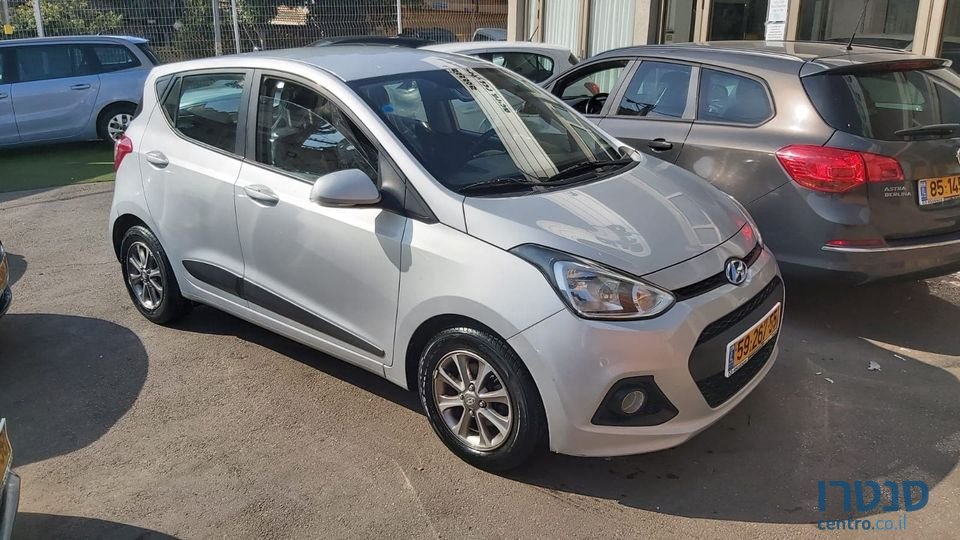 2018' Hyundai i10 photo #1