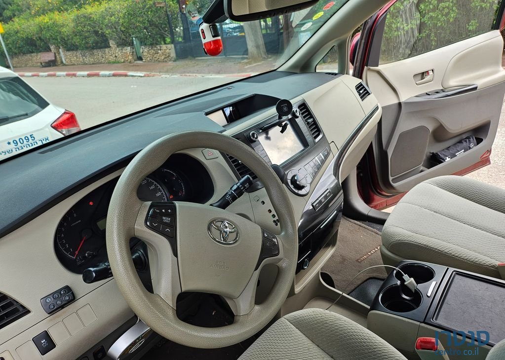 2015' Toyota Sienna טויוטה סיינה photo #4