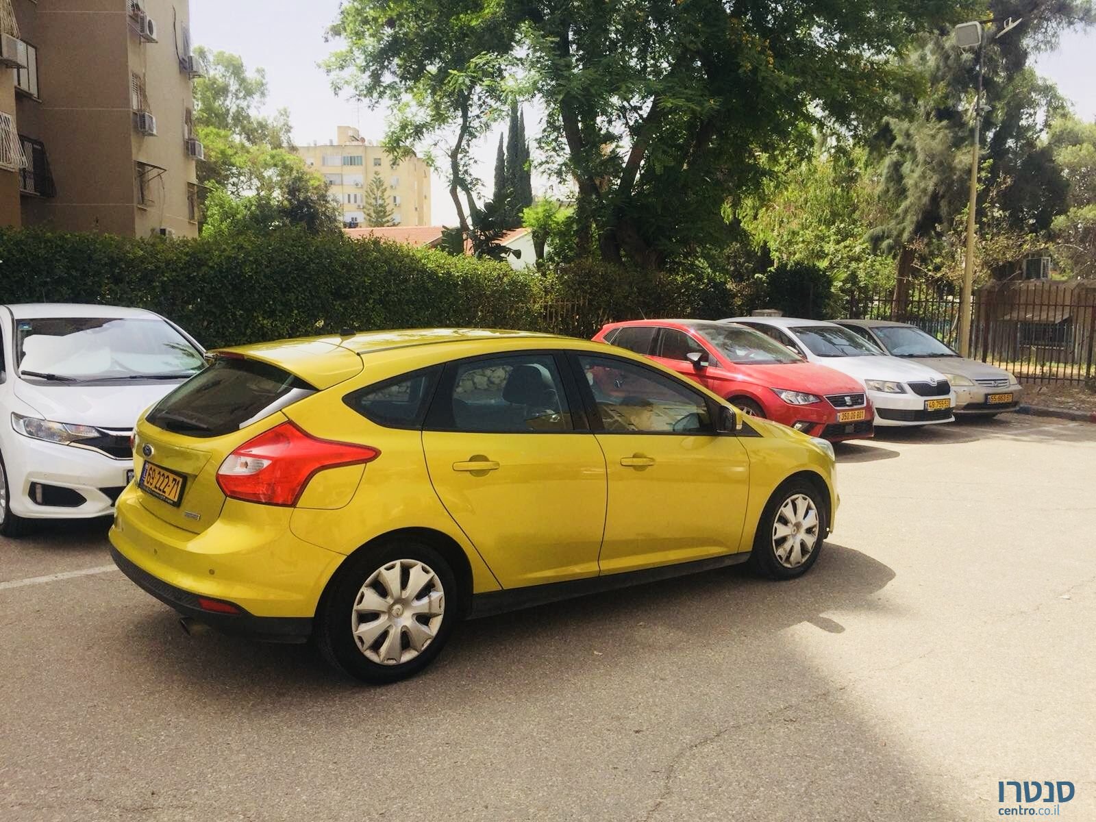 2011' Ford Focus photo #3