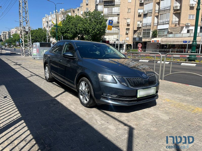 2018' Skoda Octavia photo #6