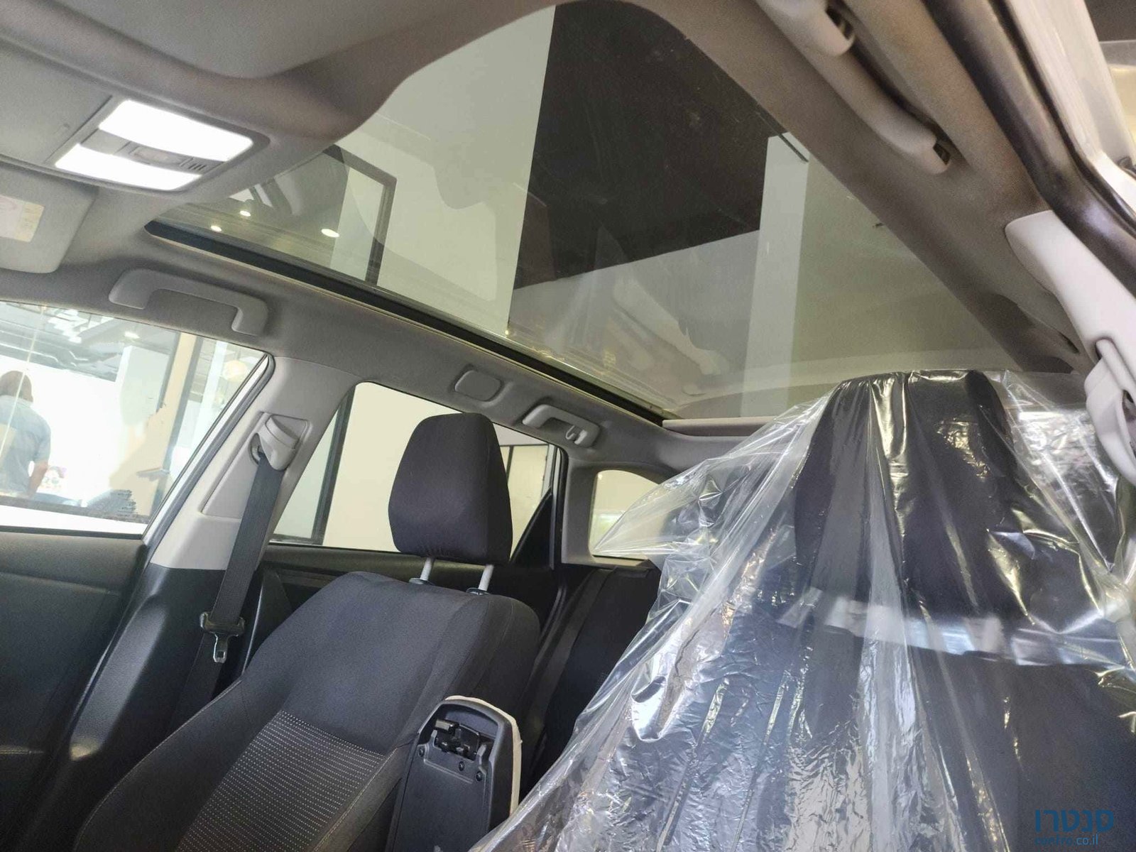 2014' Toyota Auris photo #7