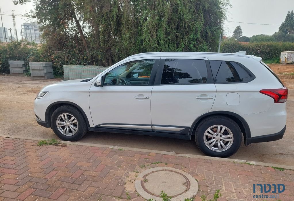 2017' Mitsubishi Outlander מיצובישי אאוטלנדר photo #2