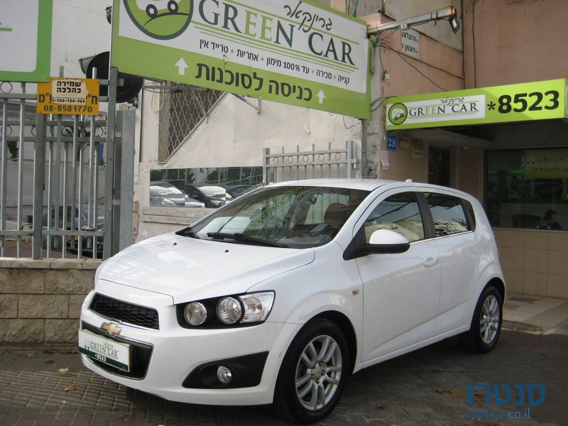 2011' Chevrolet Sonic photo #2