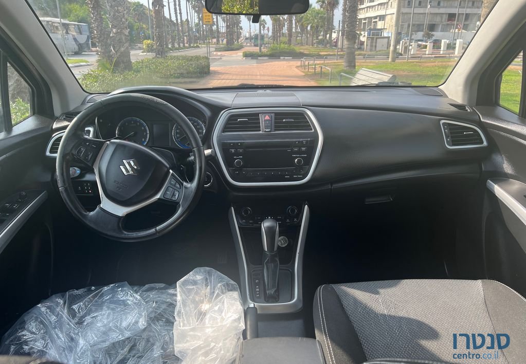 2014' Suzuki SX4 סוזוקי קרוסאובר photo #5